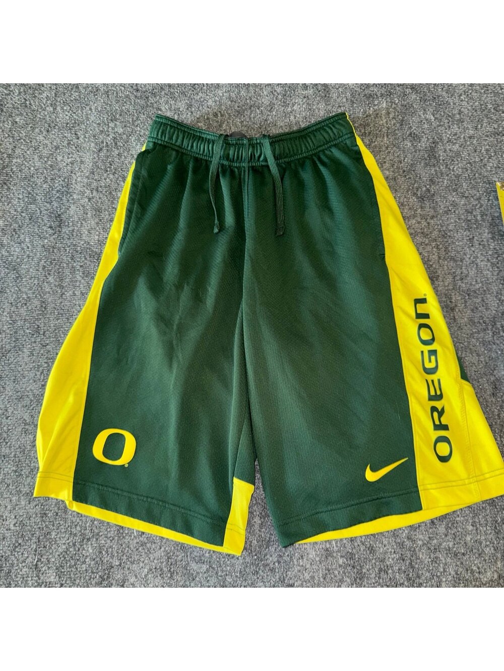 Nike Dri-Fit Oregon Ducks Baggy Athletic Hoop Shorts Mens SM Vtg y2k 90s Rare